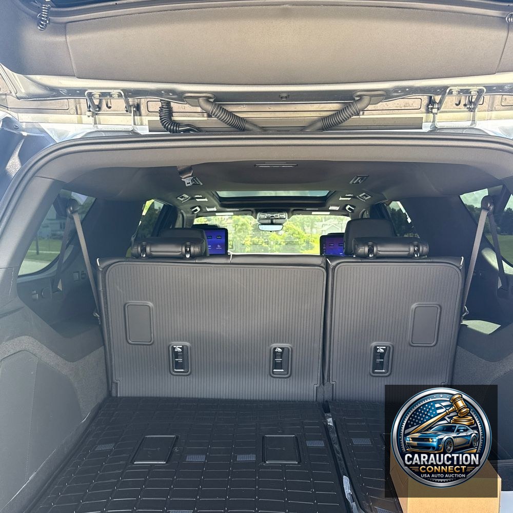 2025 Cadillac Escalade ESV Sport