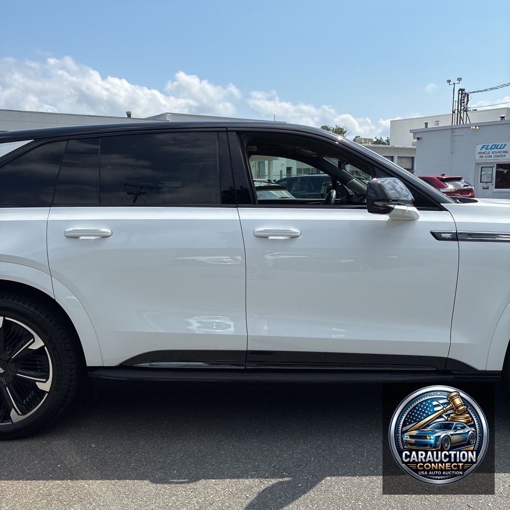 2025 Cadillac Escalade IQ Sport 2