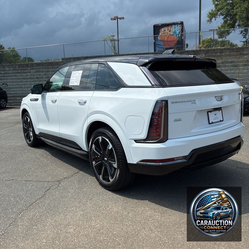 2025 Cadillac Escalade IQ Sport 2