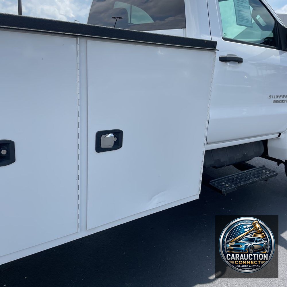 2023 Chevrolet Silverado 4500 W/T