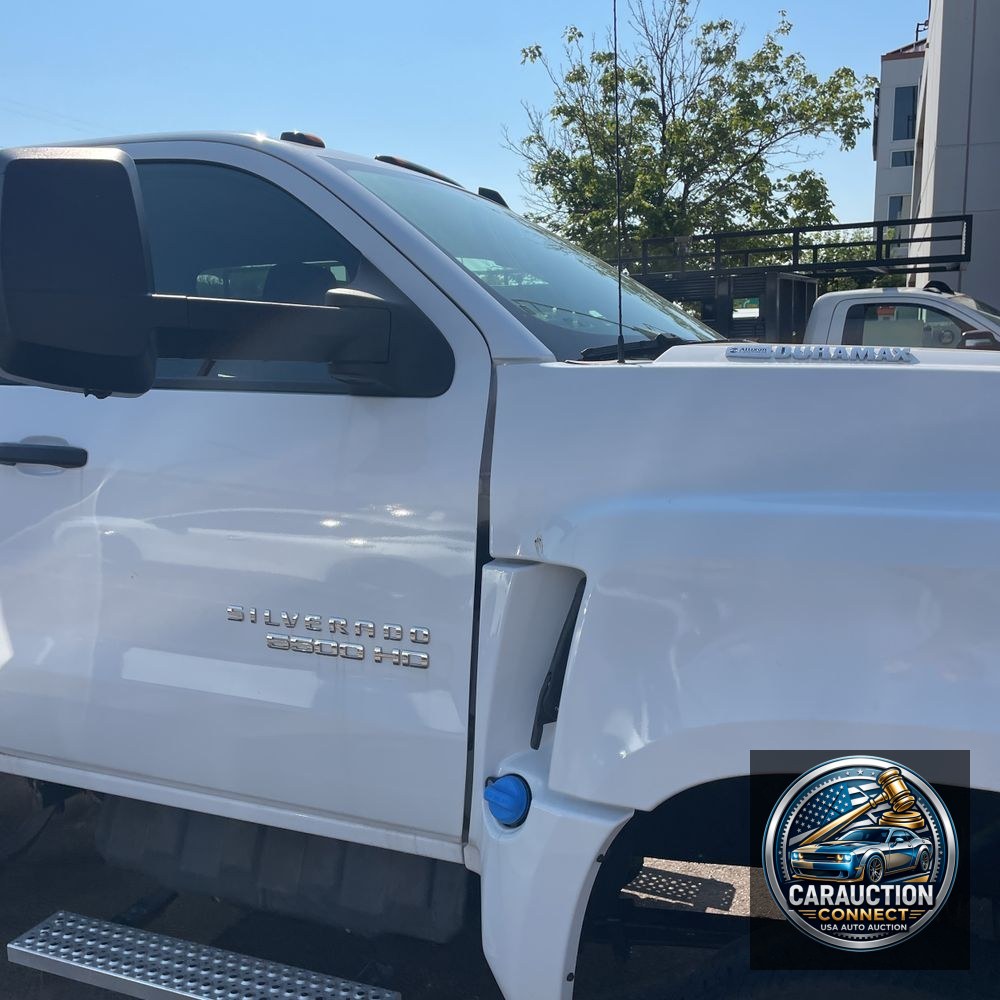 2023 Chevrolet Silverado 4500 LT