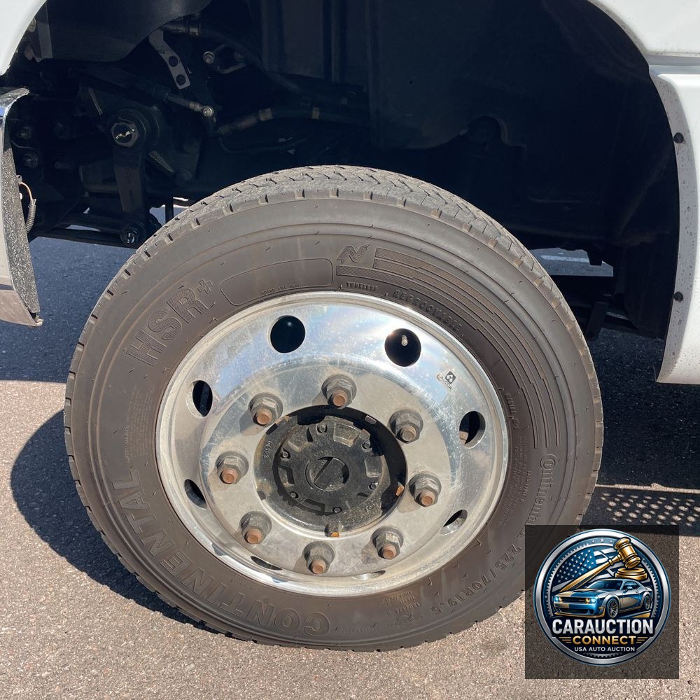 2023 Chevrolet Silverado 4500 LT
