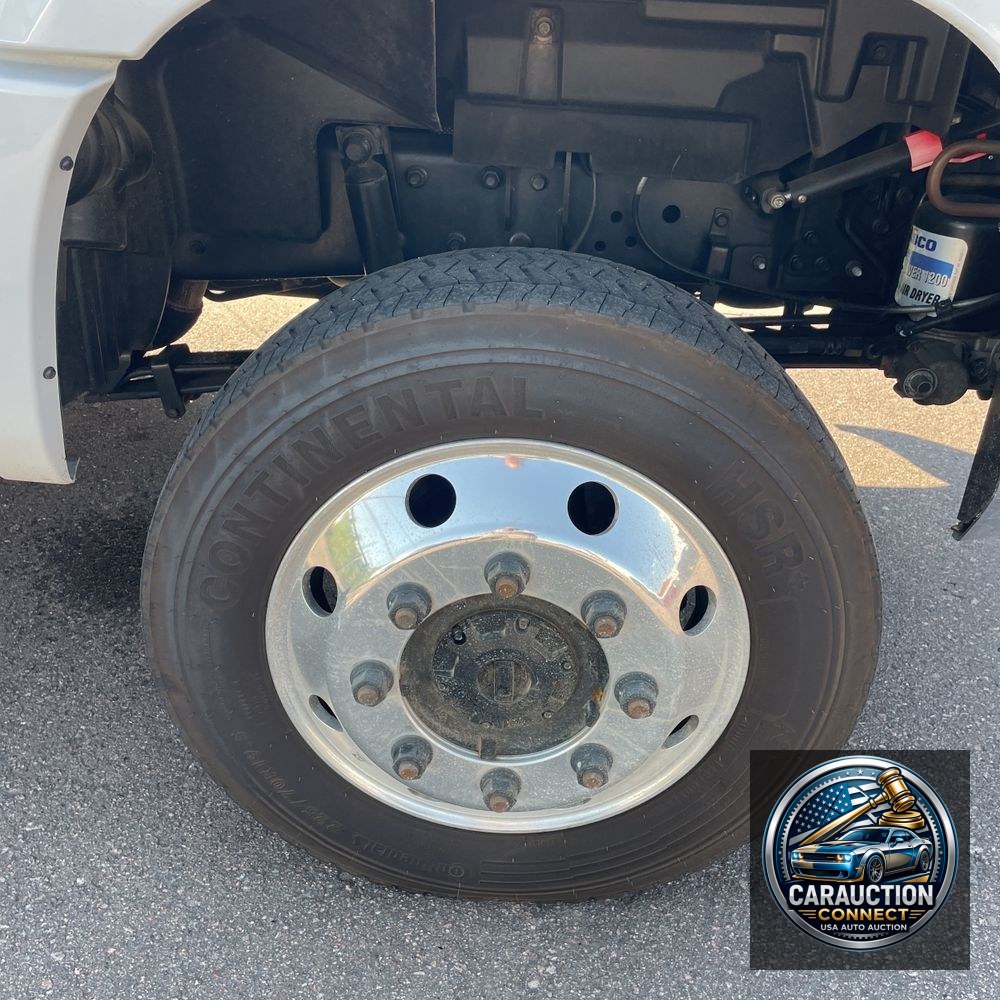 2023 Chevrolet Silverado 4500 LT