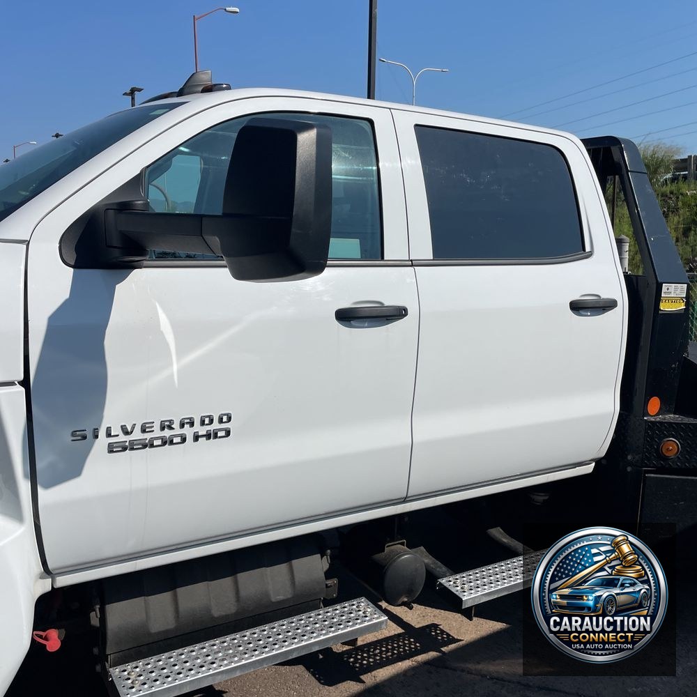 2023 Chevrolet Silverado 4500 LT