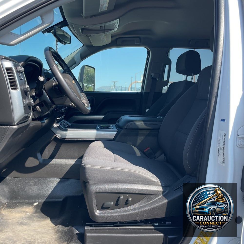 2023 Chevrolet Silverado 4500 LT