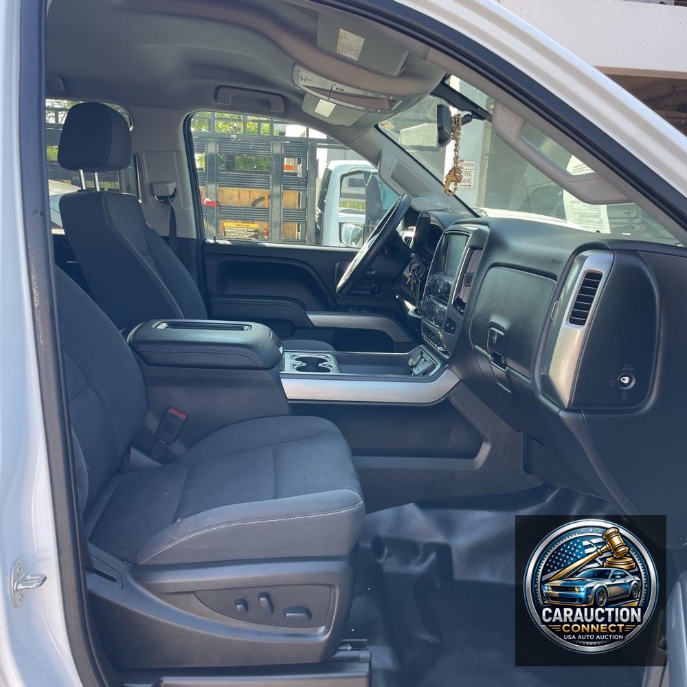 2023 Chevrolet Silverado 4500 LT