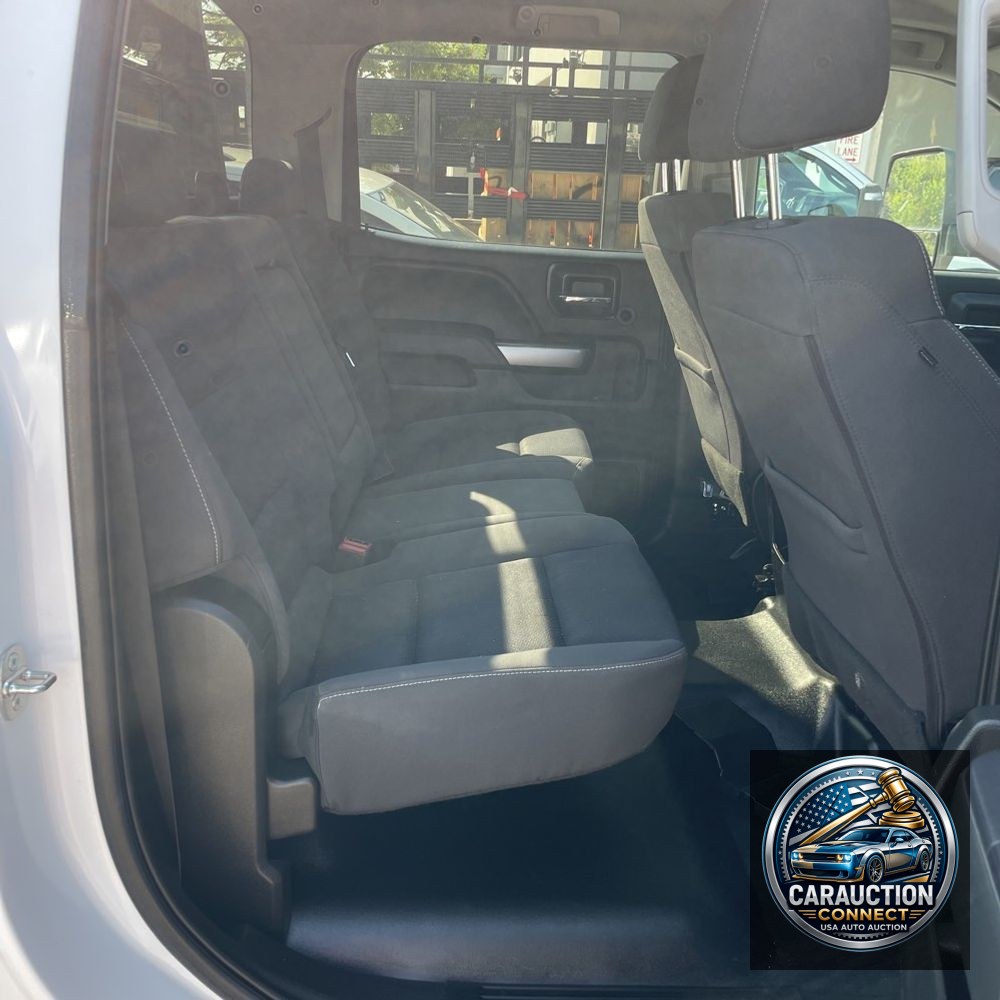 2023 Chevrolet Silverado 4500 LT