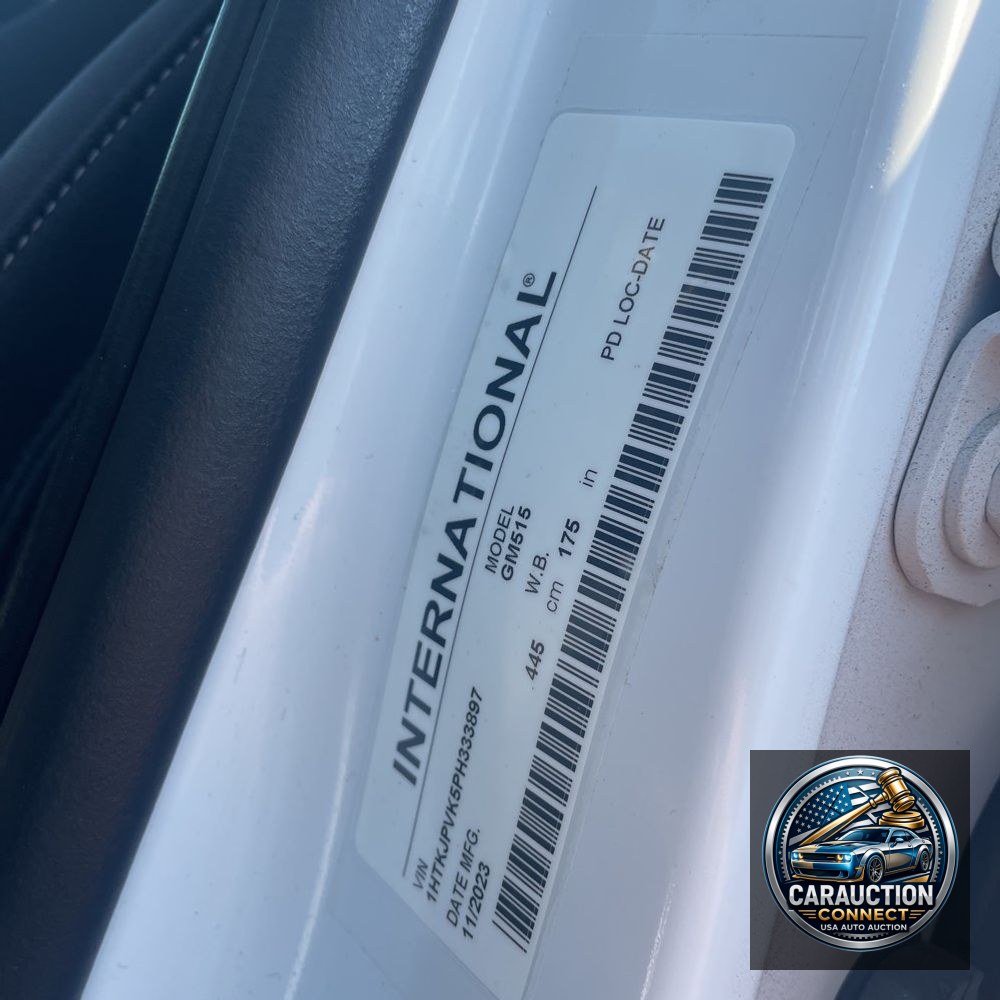 2023 Chevrolet Silverado 4500 LT