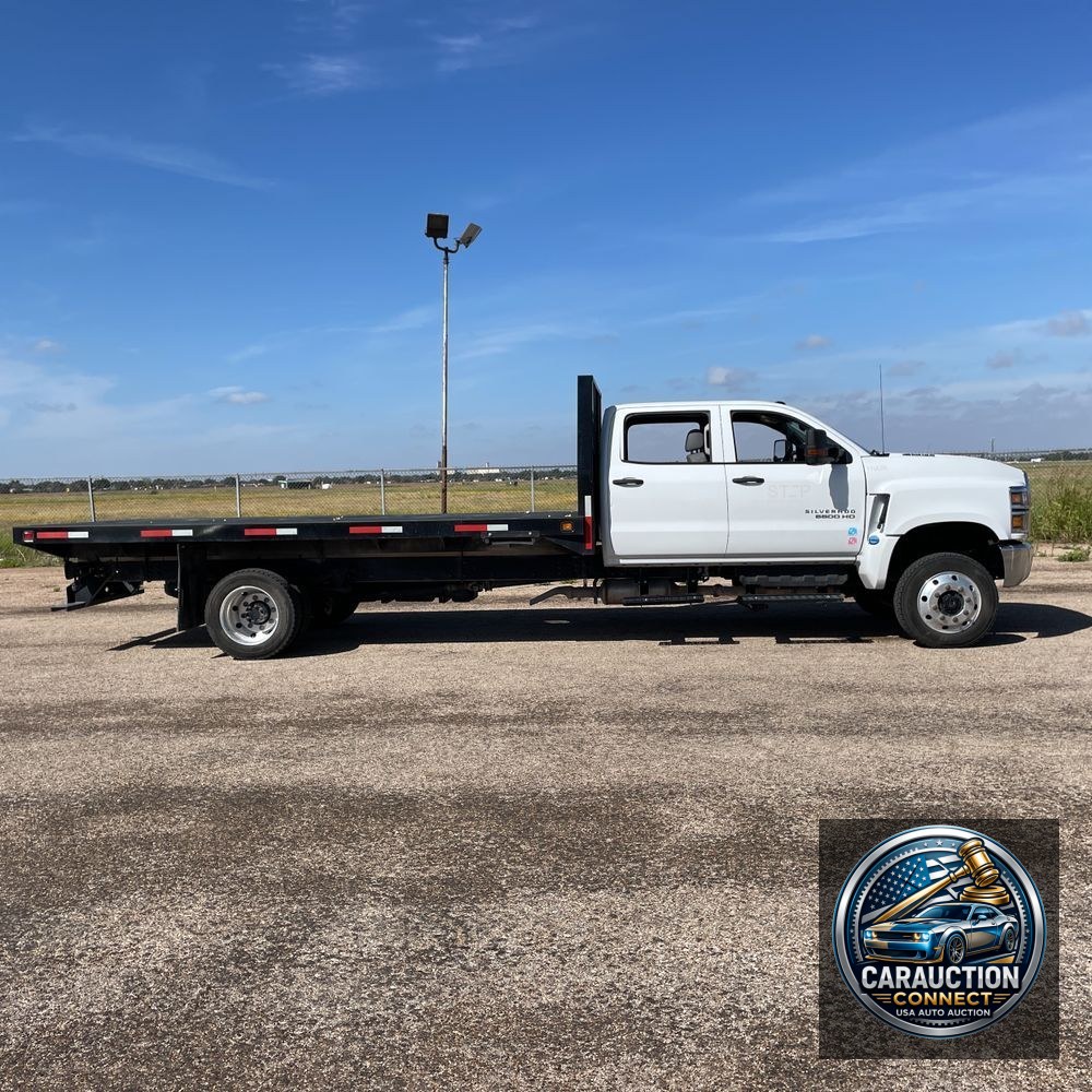 2023 Chevrolet Silverado 5500 W/T