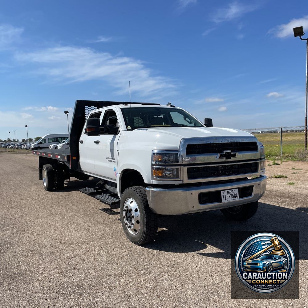 2023 Chevrolet Silverado 5500 W/T