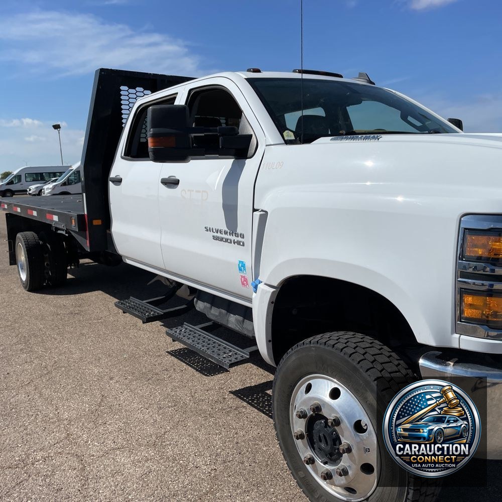2023 Chevrolet Silverado 5500 W/T
