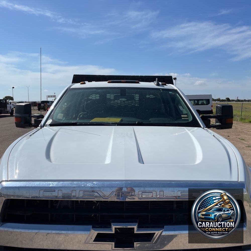 2023 Chevrolet Silverado 5500 W/T