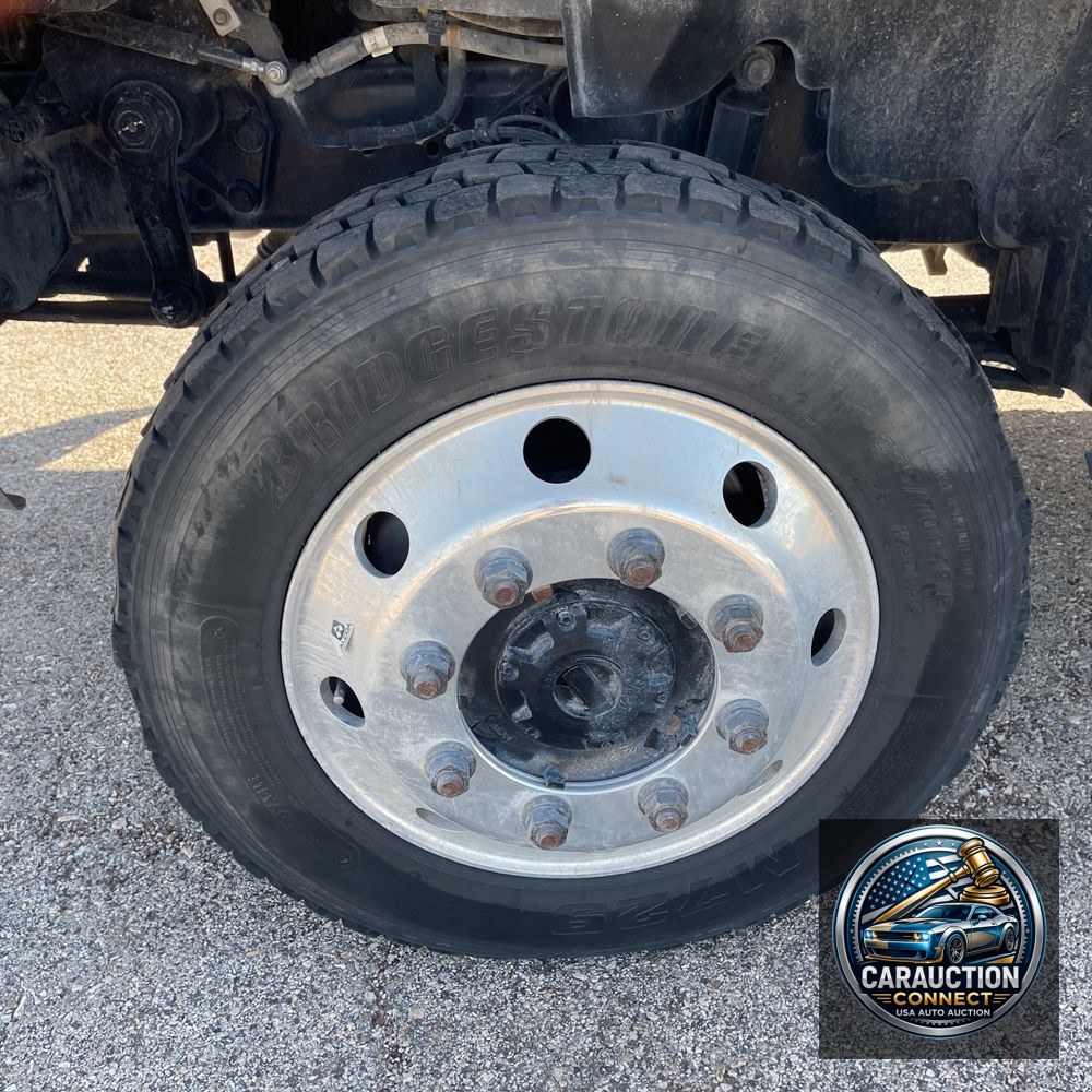 2023 Chevrolet Silverado 5500 W/T