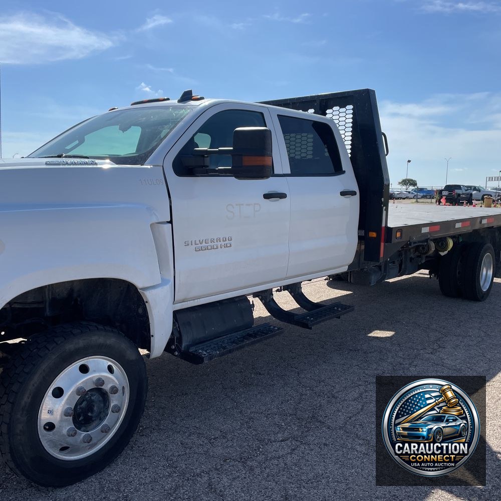 2023 Chevrolet Silverado 5500 W/T