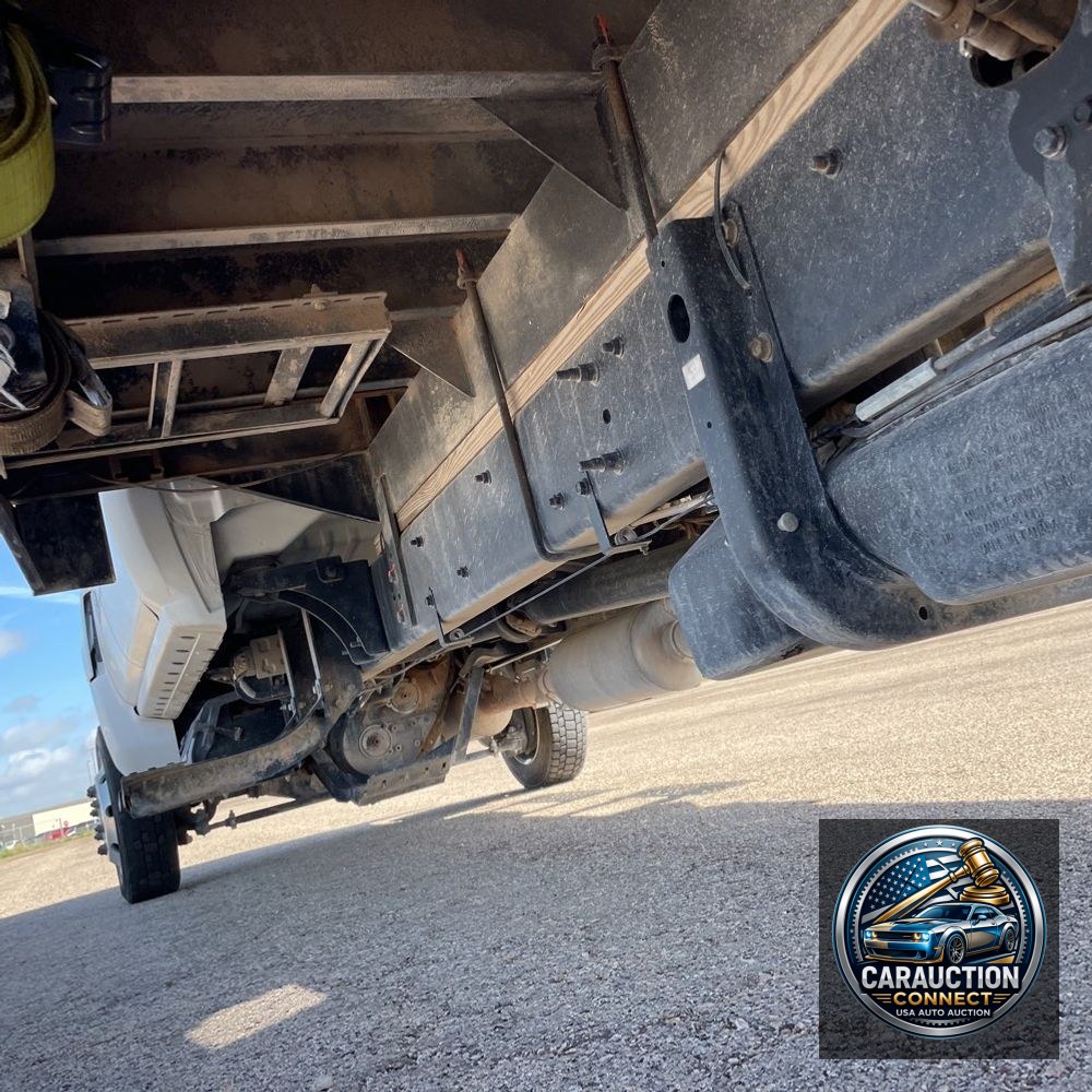 2023 Chevrolet Silverado 5500 W/T