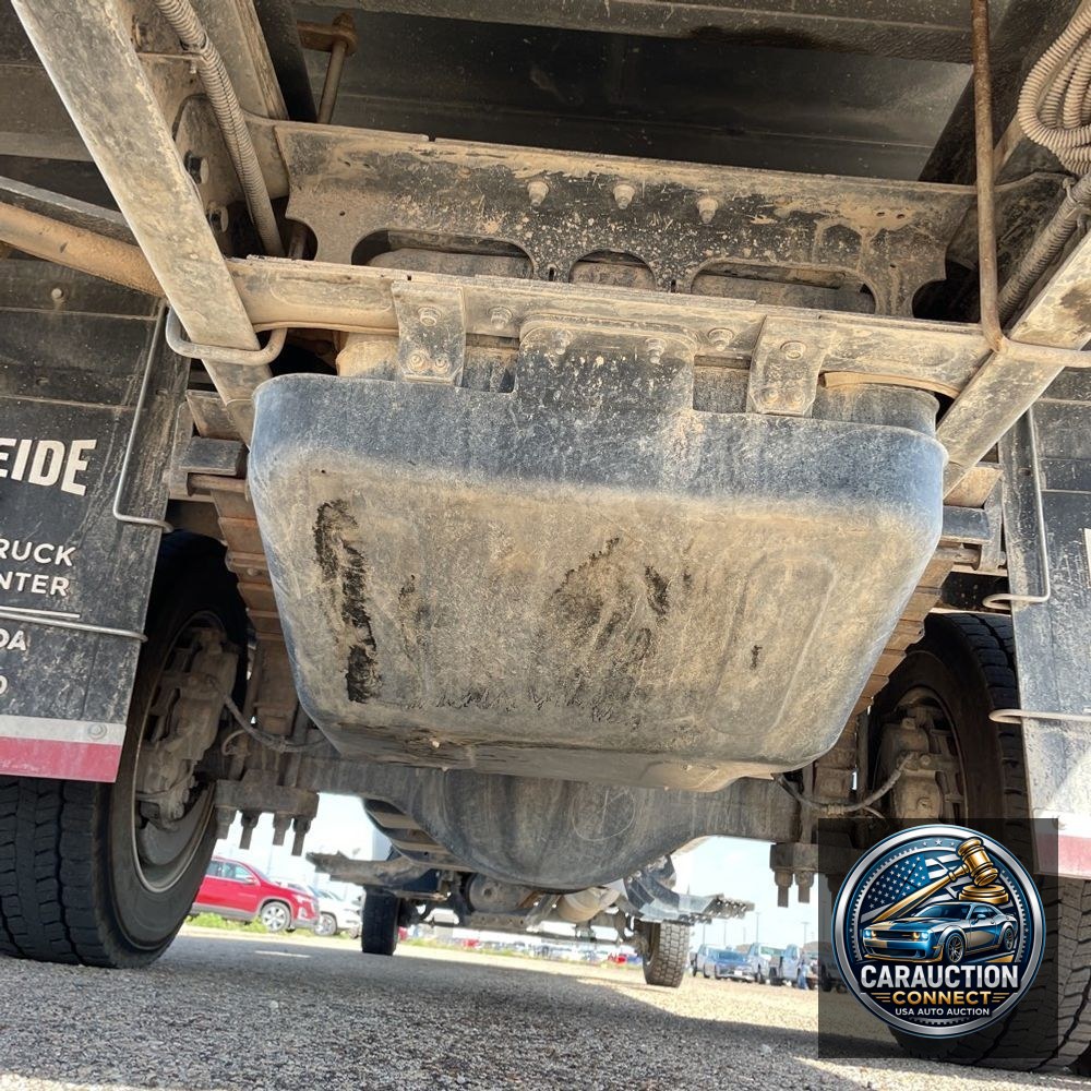 2023 Chevrolet Silverado 5500 W/T