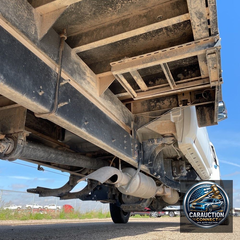2023 Chevrolet Silverado 5500 W/T