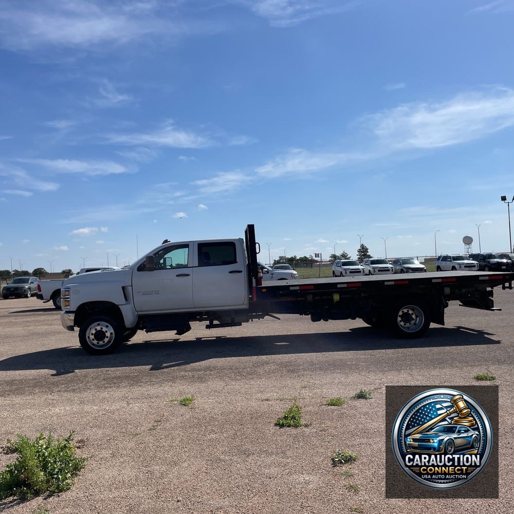 2023 Chevrolet Silverado 5500 W/T