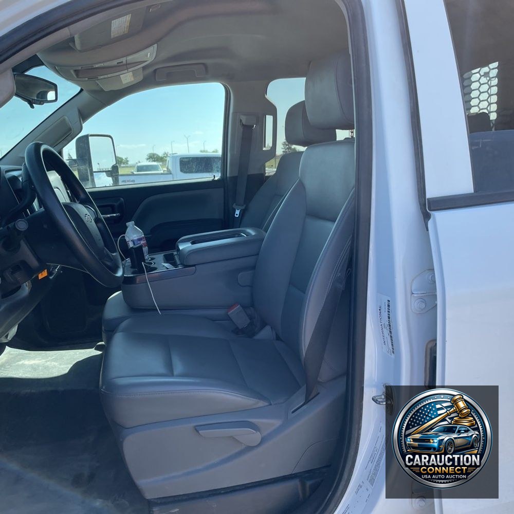 2023 Chevrolet Silverado 5500 W/T