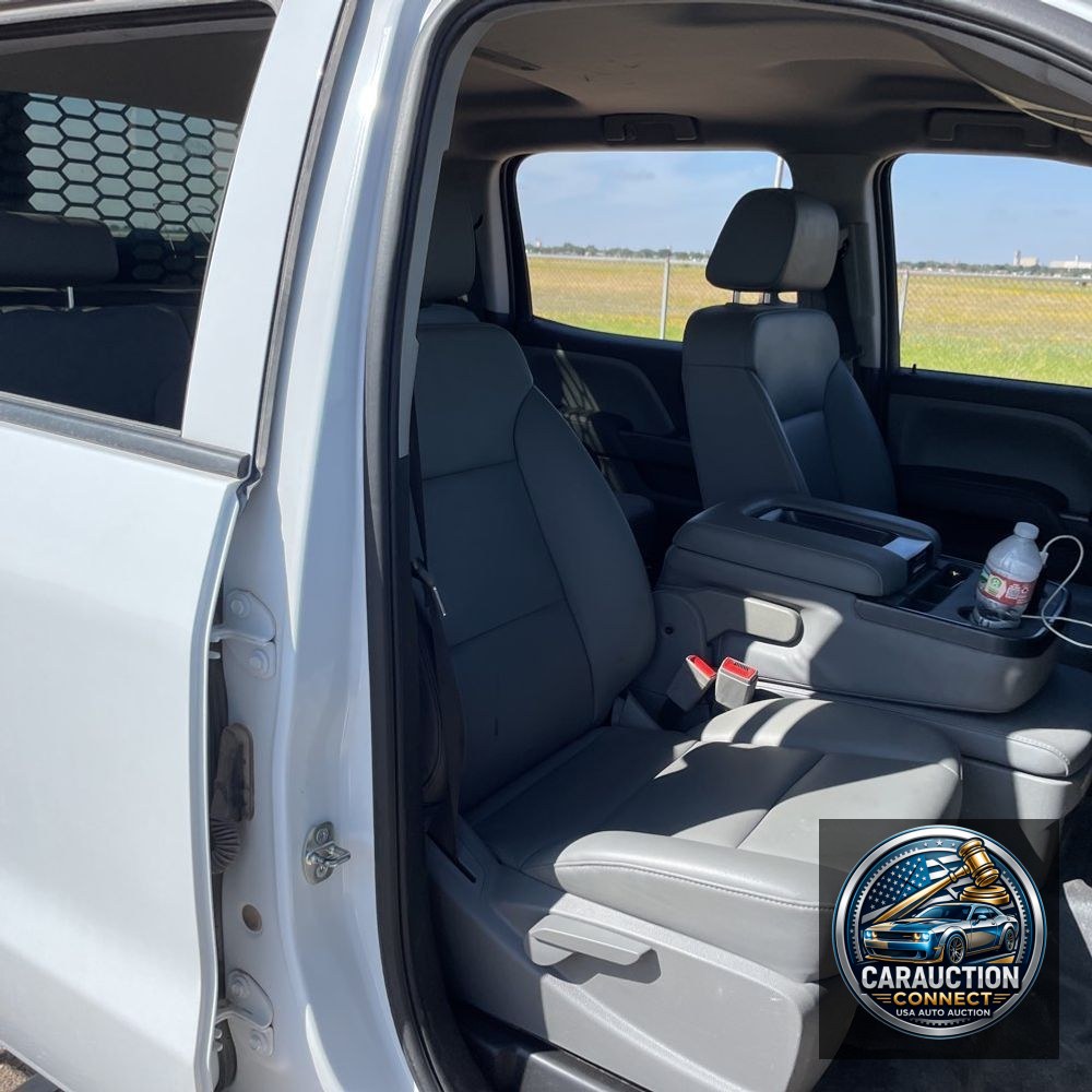 2023 Chevrolet Silverado 5500 W/T