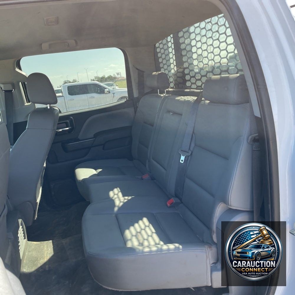 2023 Chevrolet Silverado 5500 W/T