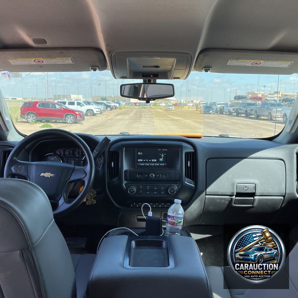 2023 Chevrolet Silverado 5500 W/T