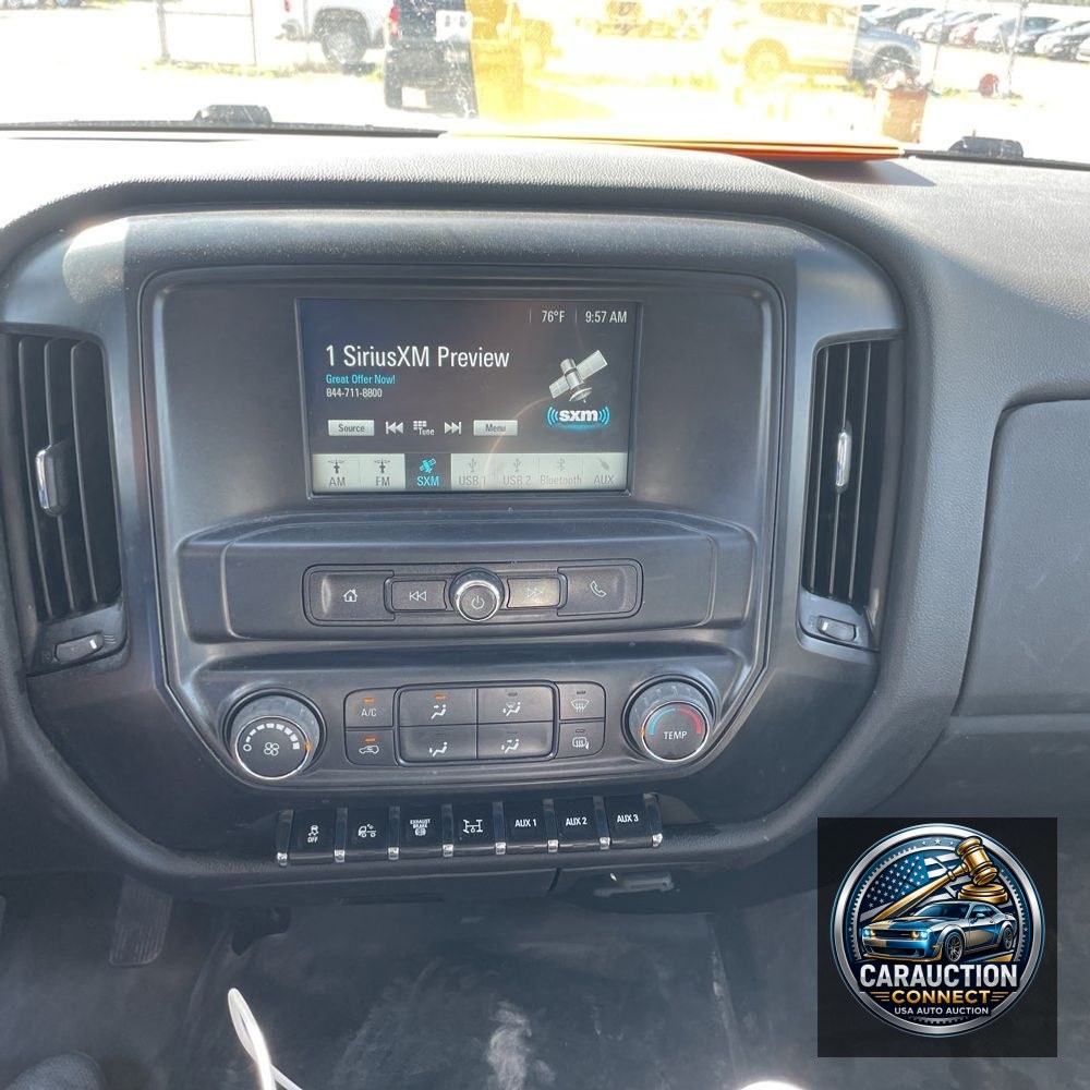 2023 Chevrolet Silverado 5500 W/T