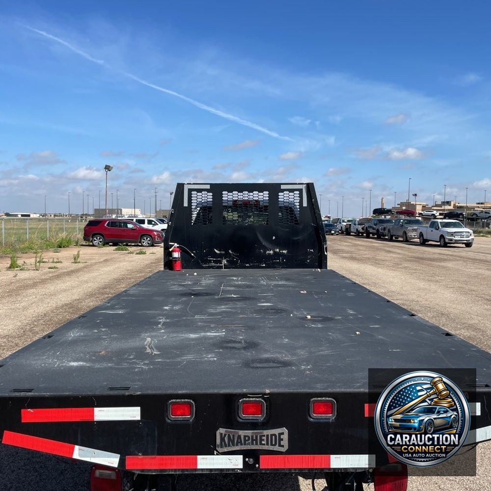 2023 Chevrolet Silverado 5500 W/T