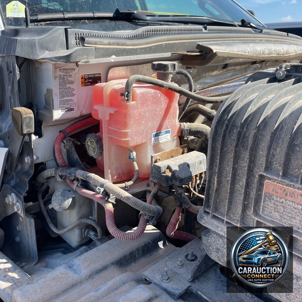 2023 Chevrolet Silverado 5500 W/T