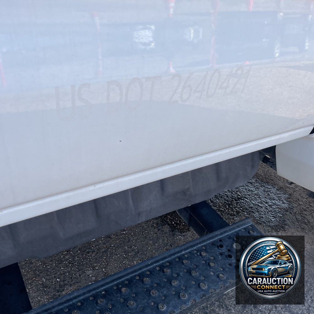 2023 Chevrolet Silverado 5500 W/T