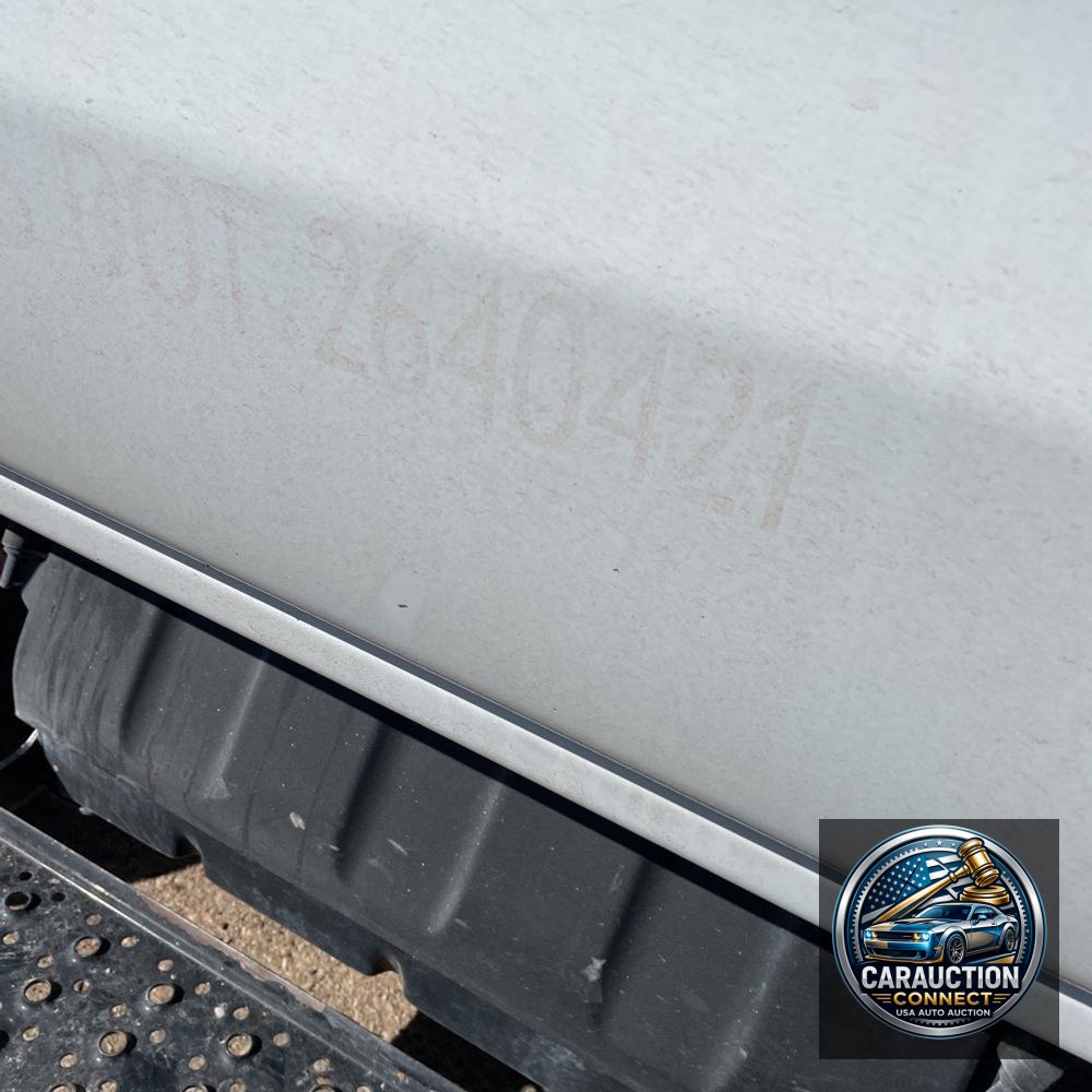 2023 Chevrolet Silverado 5500 W/T
