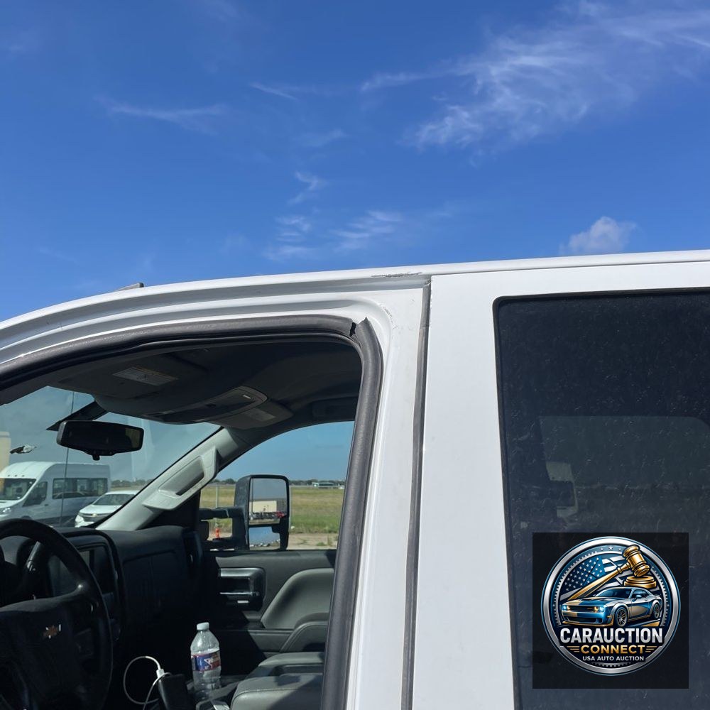 2023 Chevrolet Silverado 5500 W/T