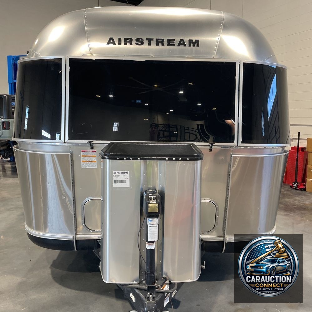 2020 Airstream Classic 33FB