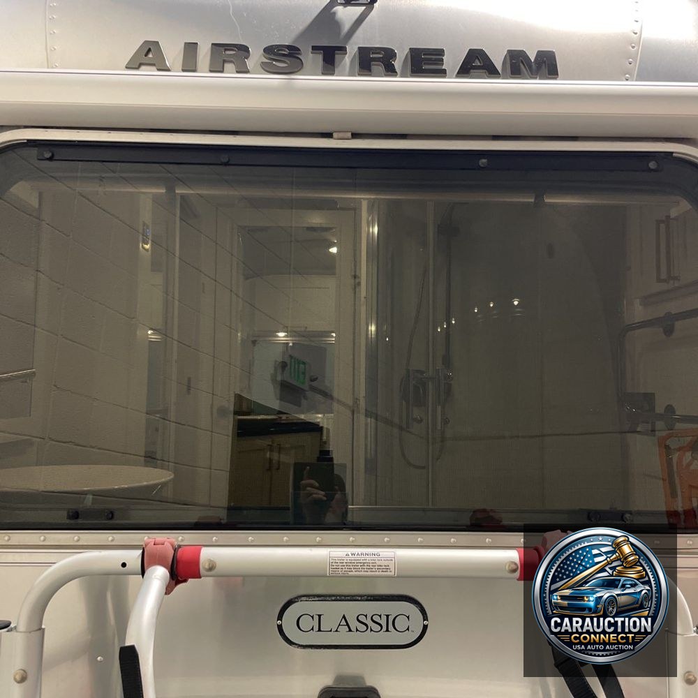 2020 Airstream Classic 33FB