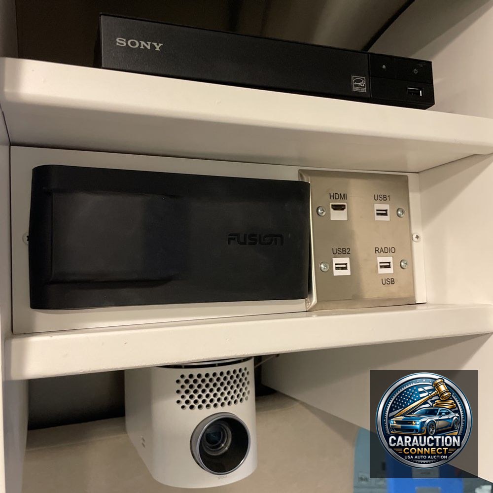 2020 Airstream Classic 33FB