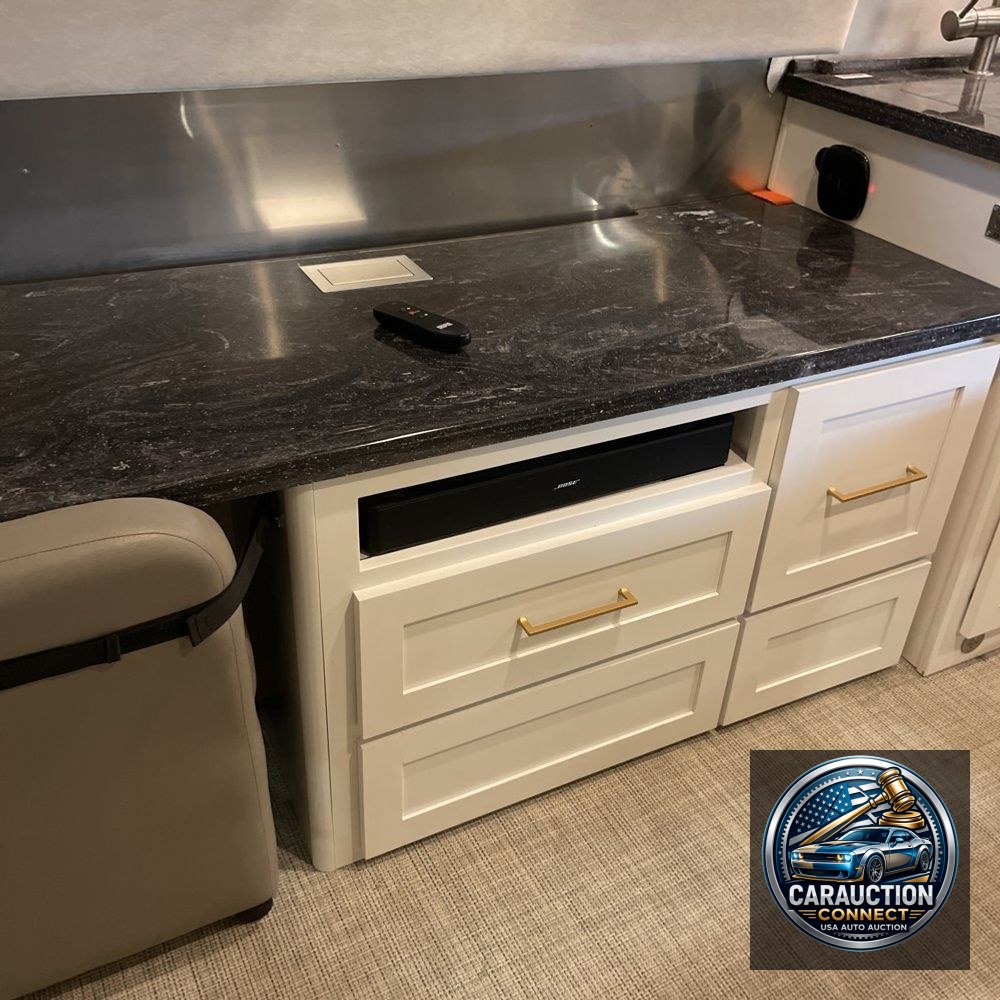 2020 Airstream Classic 33FB