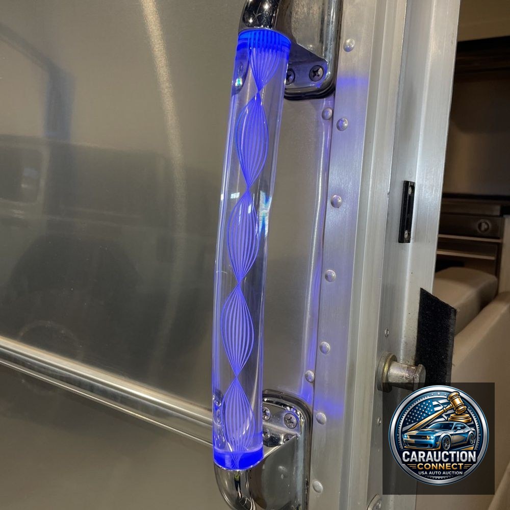 2020 Airstream Classic 33FB