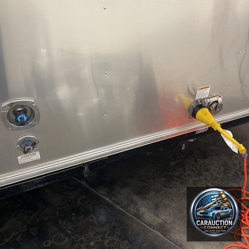 2020 Airstream Classic 33FB