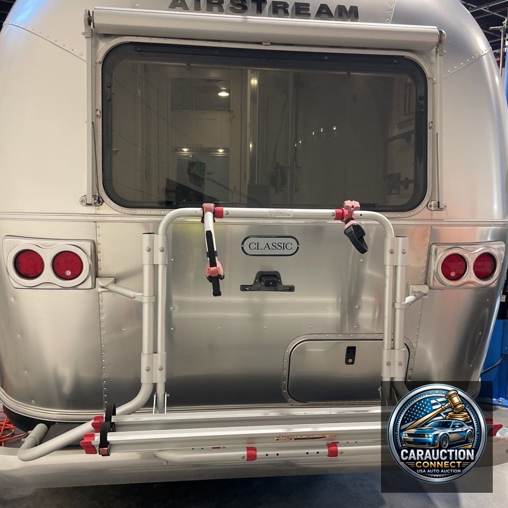 2020 Airstream Classic 33FB