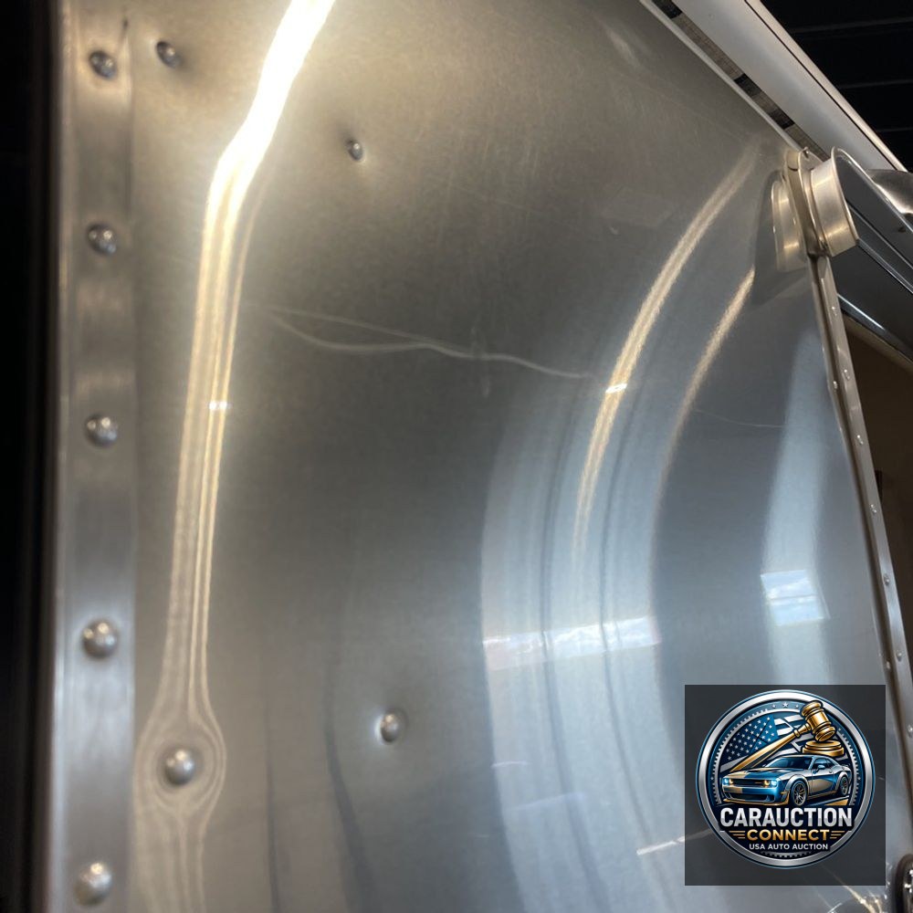 2020 Airstream Classic 33FB