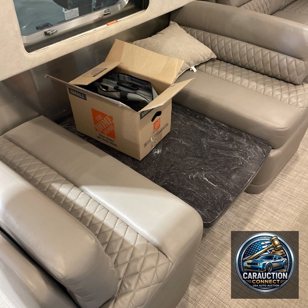 2020 Airstream Classic 33FB