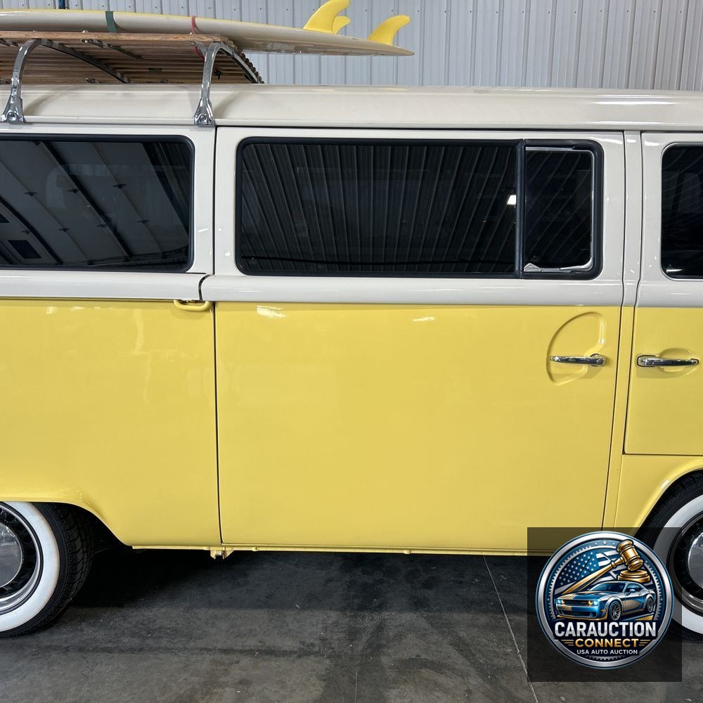 1973 Volkswagen Bus California