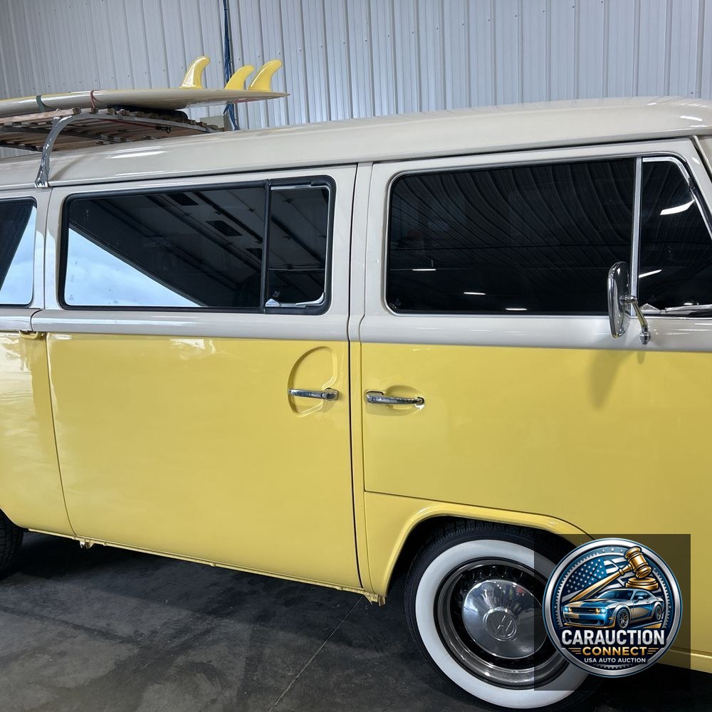 1973 Volkswagen Bus California