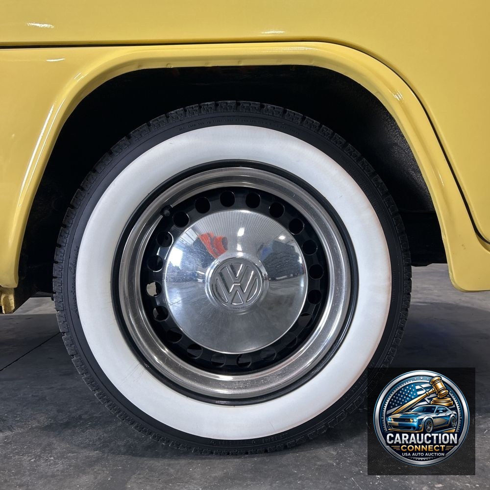 1973 Volkswagen Bus California