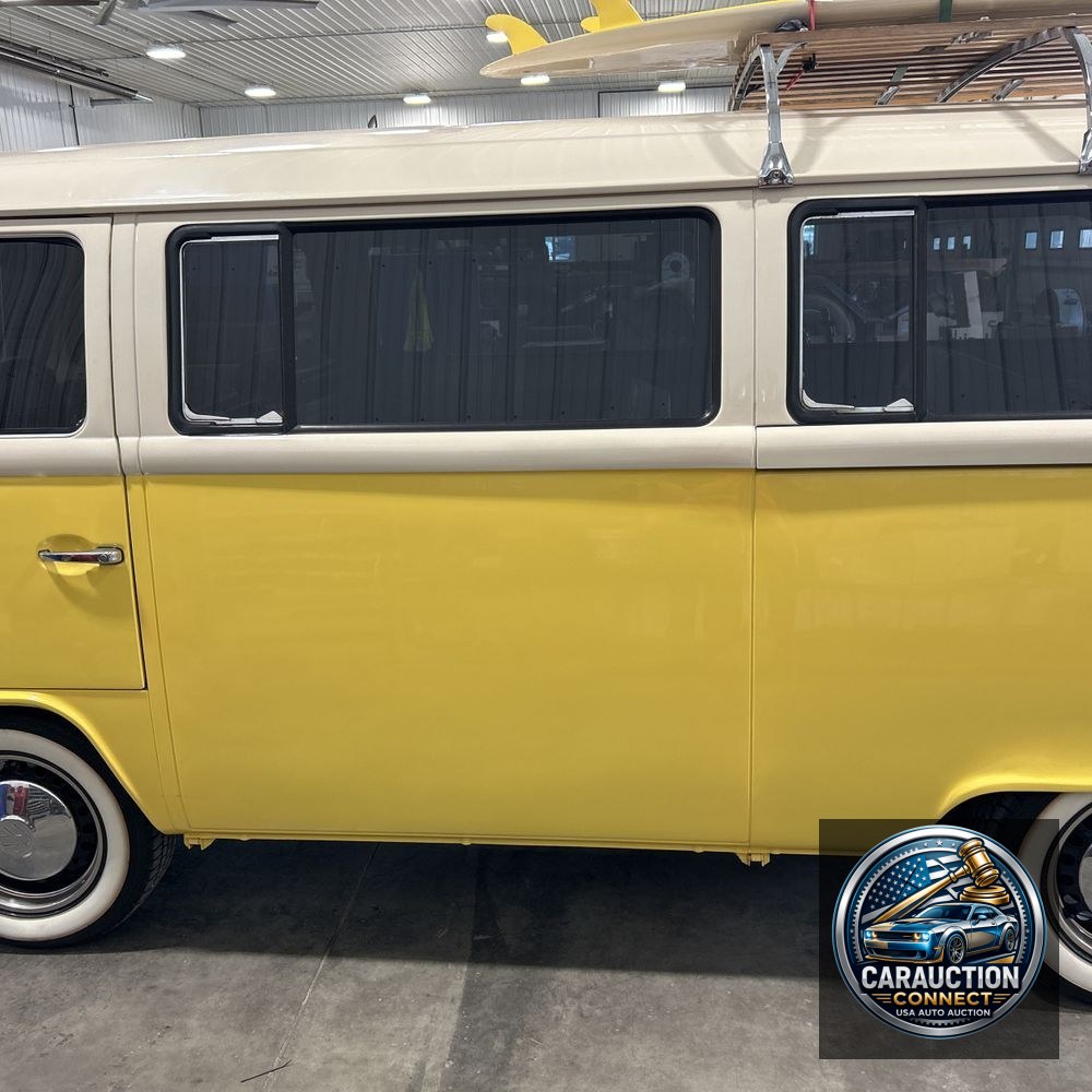 1973 Volkswagen Bus California