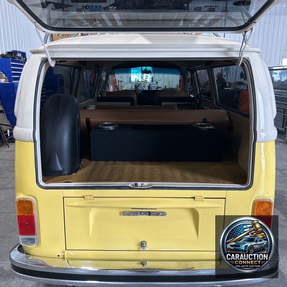 1973 Volkswagen Bus California