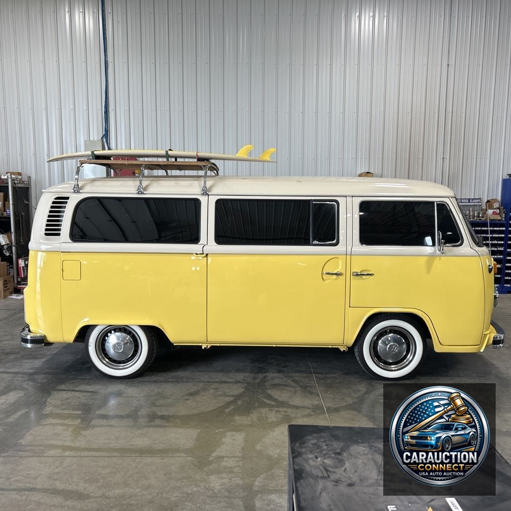1973 Volkswagen Bus California