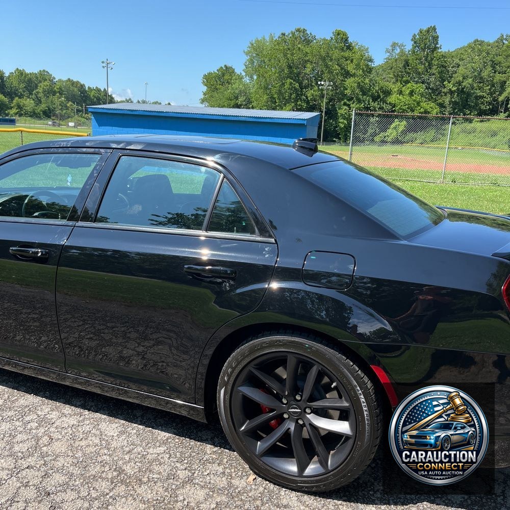 2023 Chrysler 300 C