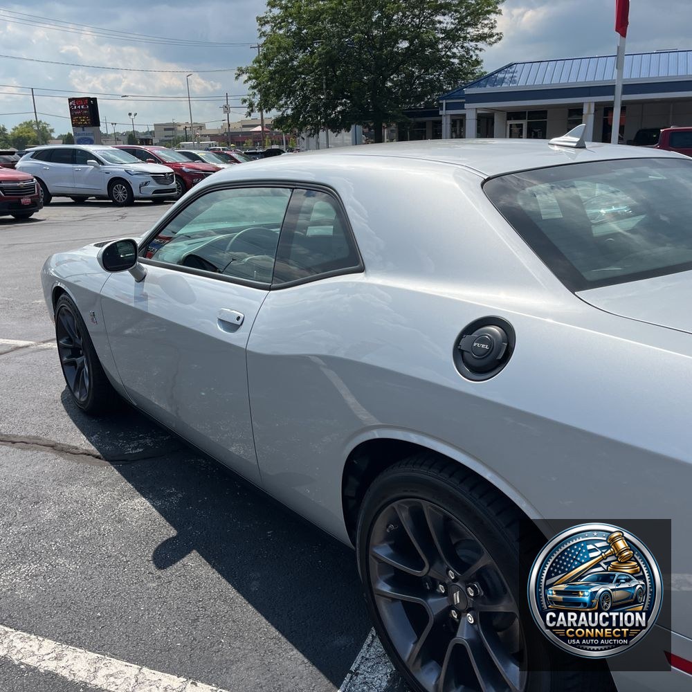 2023 Dodge Challenger R/T SCAT PACK