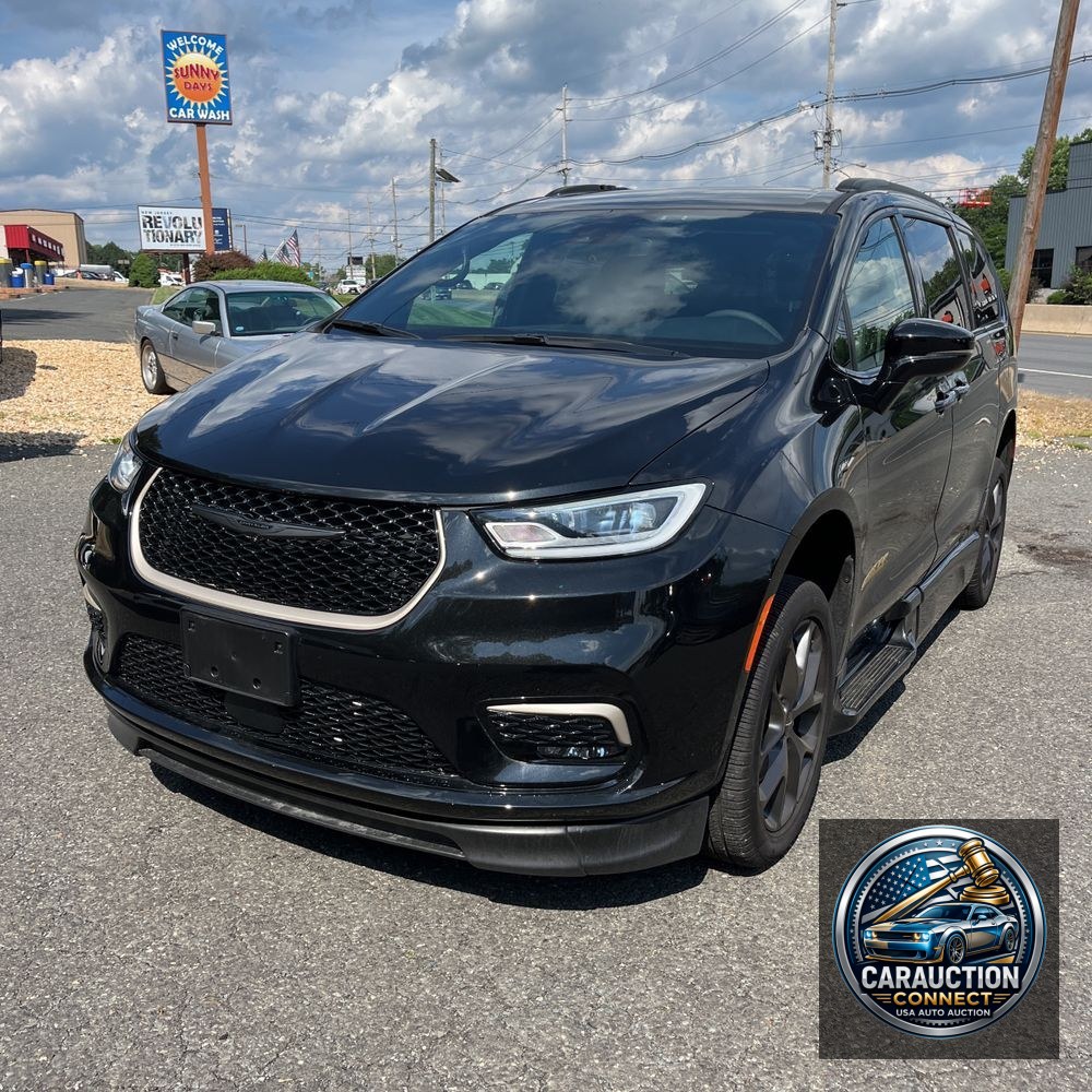 2022 Chrysler Pacifica Touring L